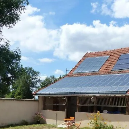Ferme Eco-restauree Avec Jardin, Jeux Enfants Et Parking Pres De Neris Les Bains - Fr-1-489-40 * Blomard