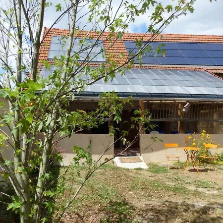 Ferme Eco-restauree Avec Jardin, Jeux Enfants Et Parking Pres De Neris Les Bains - Fr-1-489-40 Holiday home
