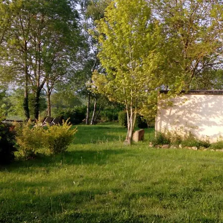 Ferme Eco-restauree Avec Jardin, Jeux Enfants Et Parking Pres De Neris Les Bains - Fr-1-489-40 Holiday home Blomard