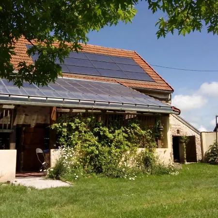 Holiday home Ferme Eco-restauree Avec Jardin, Jeux Enfants Et Parking Pres De Neris Les Bains - Fr-1-489-40
